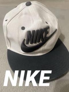 NIKEナイキ刺繍ロゴキャップ キッズベビーホワイト/ブラック56cm女性