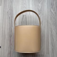 STAUD ベージュ 円筒形ショルダーバッグ STAUD ベージュ 円筒形ショルダーバッグ - メルカリ