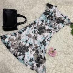 極美品　インディヴィ　ひざ丈ワンピース　花柄　Ｖネック　バックジップ　38￼ M