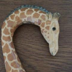 キリンのハンガー 木彫り