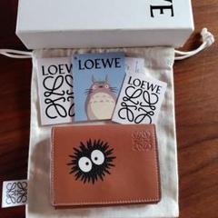未使用品 ロエベ 二つ折り財布 ジブリ トトロ レザー 新入荷】ロエベ×トトロ大量出品!!限定レアアイテムをお見逃し