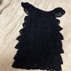 黒いレースのティアードワンピース