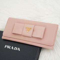 本日限定　極美品　PRADA プラダ　二つ折り　ウォレット　折りたたみ　リボン 今週限定極美品PRADA プラダ二つ折りウォレット折りたたみリボン