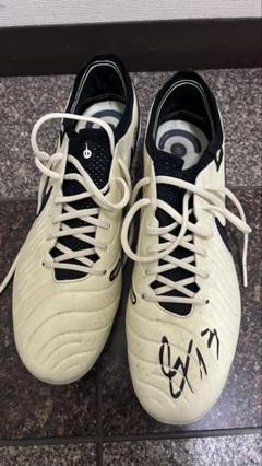 直筆サイン入りサッカースパイク(マキヒカ、ウンパルンパ) 直筆サイン入りサッカースパイク(マキヒカ、ウンパルンパ)