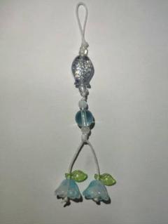 ハンドメイド 青と緑の花チャーム
