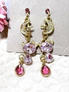 可愛いキラキラビジュー猫ピアス