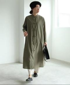 オリーブ色 長袖シャツワンピース　yuni　ユニ　ビショップ　チャイナワンピース