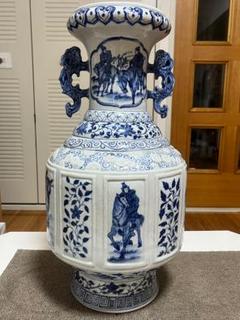 中国美術 清朝清代 青花刀馬人物図紋瓶 美品 陶磁器 装飾品 工芸品 美術品 中国美術 清朝清代 青花刀馬人物図紋瓶 美品 陶磁器 装飾品 工芸