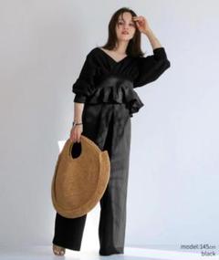 アンリアン　v-neck design blouse アンリアン 田中亜希子 v-neck design blouse - メルカリ