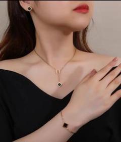 3セット サージカルステンレス ブラックタイル ネックレスピアスとブレスレット