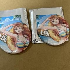 激安直営店 2020 缶バッジ ワンピースタワー ナミ 夏 2枚 限定 麦わらストア ピンズ・ピンバッジ・缶バッジ