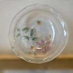 【未使用新品／箱あり】花模様の透明ガラス皿