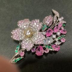 Jinka Nezu キュービックジルコニアさくらブローチ