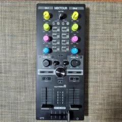 【中古美品】Reloop Mixtour Pro（Decksaver付き） 公式ショップ】 中古美品】Reloop DJ機材 - Pro（Decksaver付き