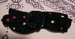 BEAMS 花柄刺繍 ベルベットヘアバンド