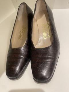 Ferragamoパンプス 海外ガール/off duty model
