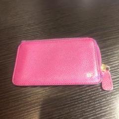 【美品】トムフォード フラグメントケース レザーピンク ゴールドメタルロゴ