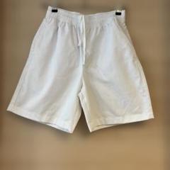 ホワイトショートパンツ ウエストゴム付き　GU