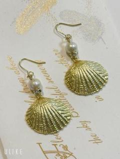 コットンパール×ゴールドシェルのピアス