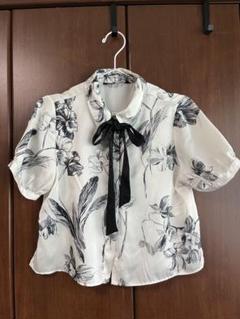 ZARA リボンディテール フラワープリント シャツ ZARA 完売品 リボンディテール フラワープリント シャツ - メルカリ