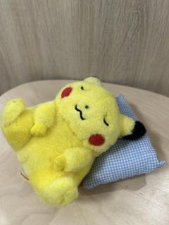 TOMY製　ピカチュウ ぬいぐるみ 寝ている姿　初期 TOMY製 ピカチュウ ぬいぐるみ 寝ている姿 初期 - メルカリ