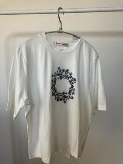 新品　ホワイト 花の刺繍 Tシャツ