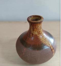 陶器製一輪挿し ブラウンとオレンジ