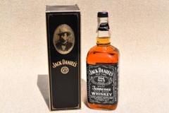 ジャックダニエル　オールドボトル ジャックダニエル 蒸溜所 再開 70周年 記念ボトル JACK DANIEL'S