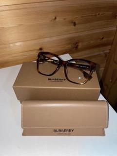BURBERRY ブラウン キャットアイ メガネのサムネイル