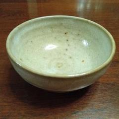 ベージュ 陶器 丸型茶碗
