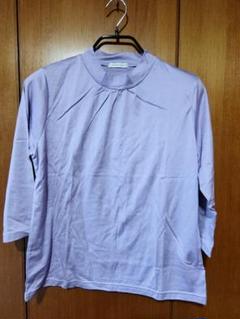 スタンドカラーのTシャツ