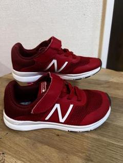 New Balance レッド スニーカー マジックテープ付き