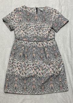 H&M 刺繍ワンピース　ひざ丈　花柄