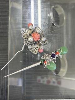 花と蝶のデザイン かんざし　珊瑚付き
