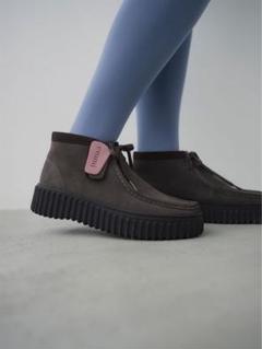 emmi（エミ） Clarks Torhill Moss スニーカー コラボのサムネイル