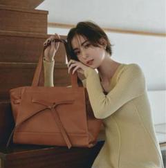 モデルのソンイが手掛ける「SWU」第二弾商品「MULTIWAY BIG TOTE