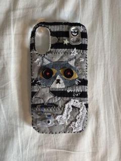 ハンドメイド 猫 刺繍 iPhoneケース 16 白黒