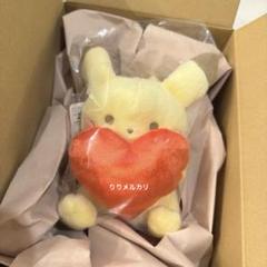 【新品・未開封】ぬいぐるみ ピカチュウ Pikachu With A Heart Amazon.co.jp: ポケモンセンターオリジナル ぬいぐるみ