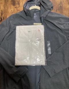 ユニクロ　新品グレー XL パーカー と、新品ソフテタッチ長袖Tシャツ2点で