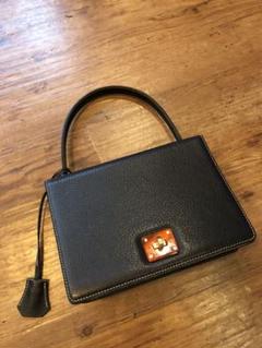 ユリエニタニ ハンドバッグ レザー ブラック 美品
