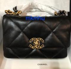 新品 シャネル CHANEL 19 フラップ バッグ ブラック 31番台