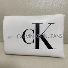 CALVIN KLEIN JEANS ホワイトポーチ　ユニセックス
