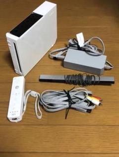 任天堂WII基本セット中古動作品の出品です❣ 任天堂 【中古】Wii ウィー 本体 リモコン4個 すぐに遊べる