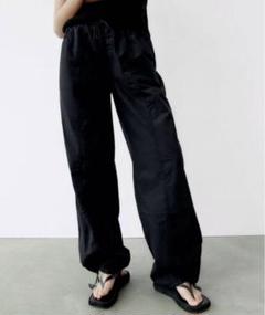 ZARA ナイロン パラシュートパンツ ホワイト XS グリーン ステッチ ZARA ナイロン パラシュートパンツ ホワイト XS グリーン