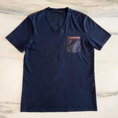 プラダ】PRADA ブラック黒Vネック Tシャツ XS - メルカリ