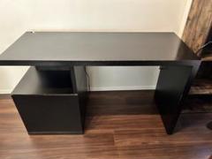 黒の木製デスク サイド収納付き