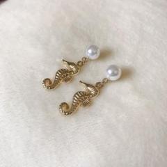 タツノオトシゴ ピアス