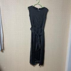 ノースリーブ黒ロングワンピース