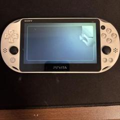 PS Vita PCH-2000ホワイト本体+ Minecraftソフト付き