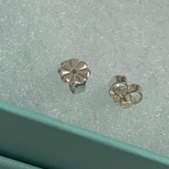 Tiffany Au750花形キャッチ 希少 Tiffany Au750花形キャッチ 希少